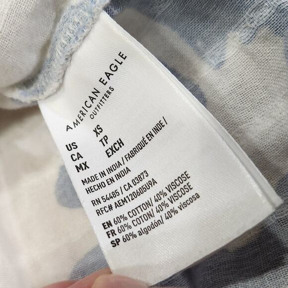 American Eagle Floral V-Neck Tie Front Crop Top 3/4 Sleeve White Blue Size XS - Picture 8 of 10